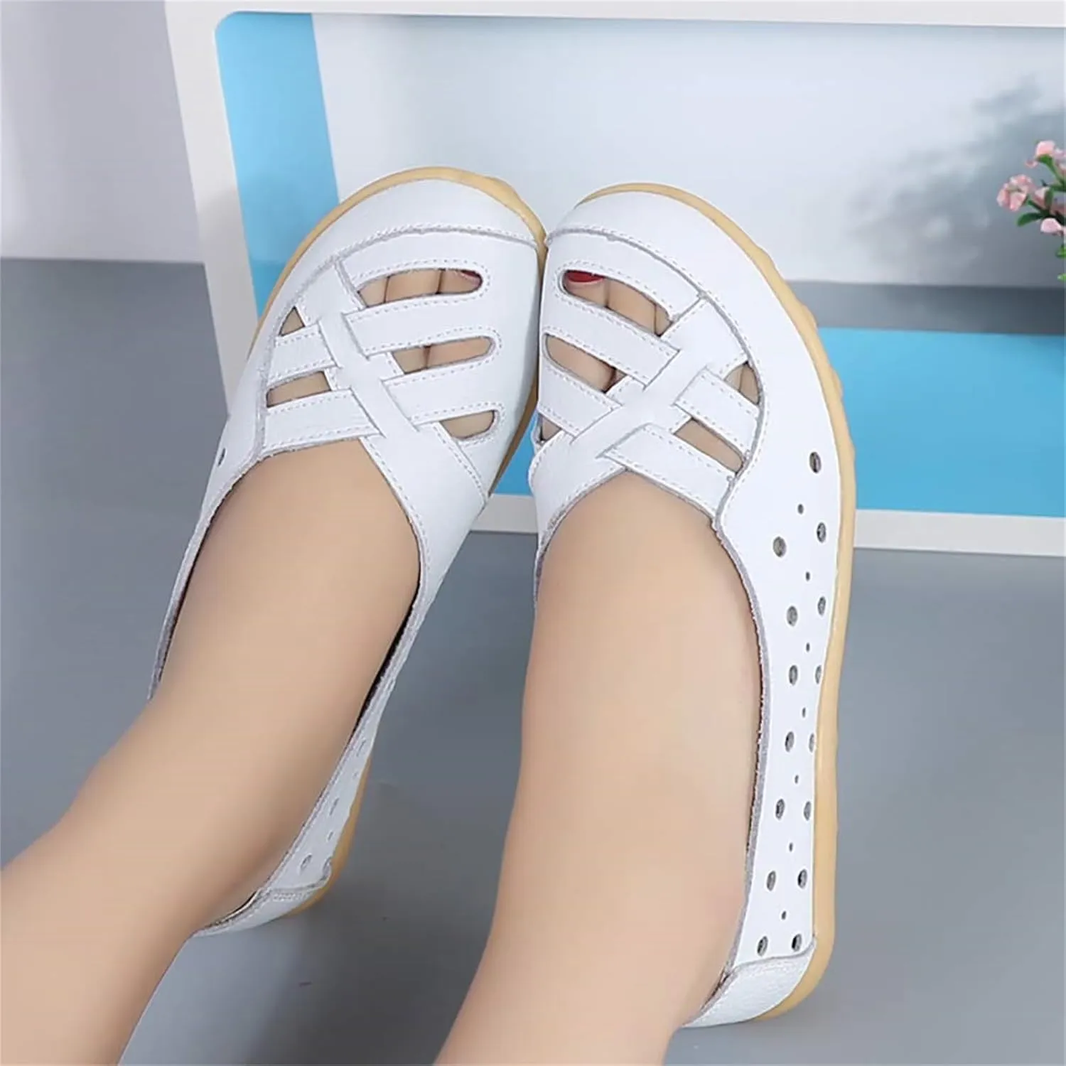 Ballet Flats Shoes for Women Comfortable Hollow Out Leather Loafers Round Toe Slip-On Shoes Comfortable Lightweight Breathable Fashion Driving Loafers Summer Walking Cross Flats Sandals