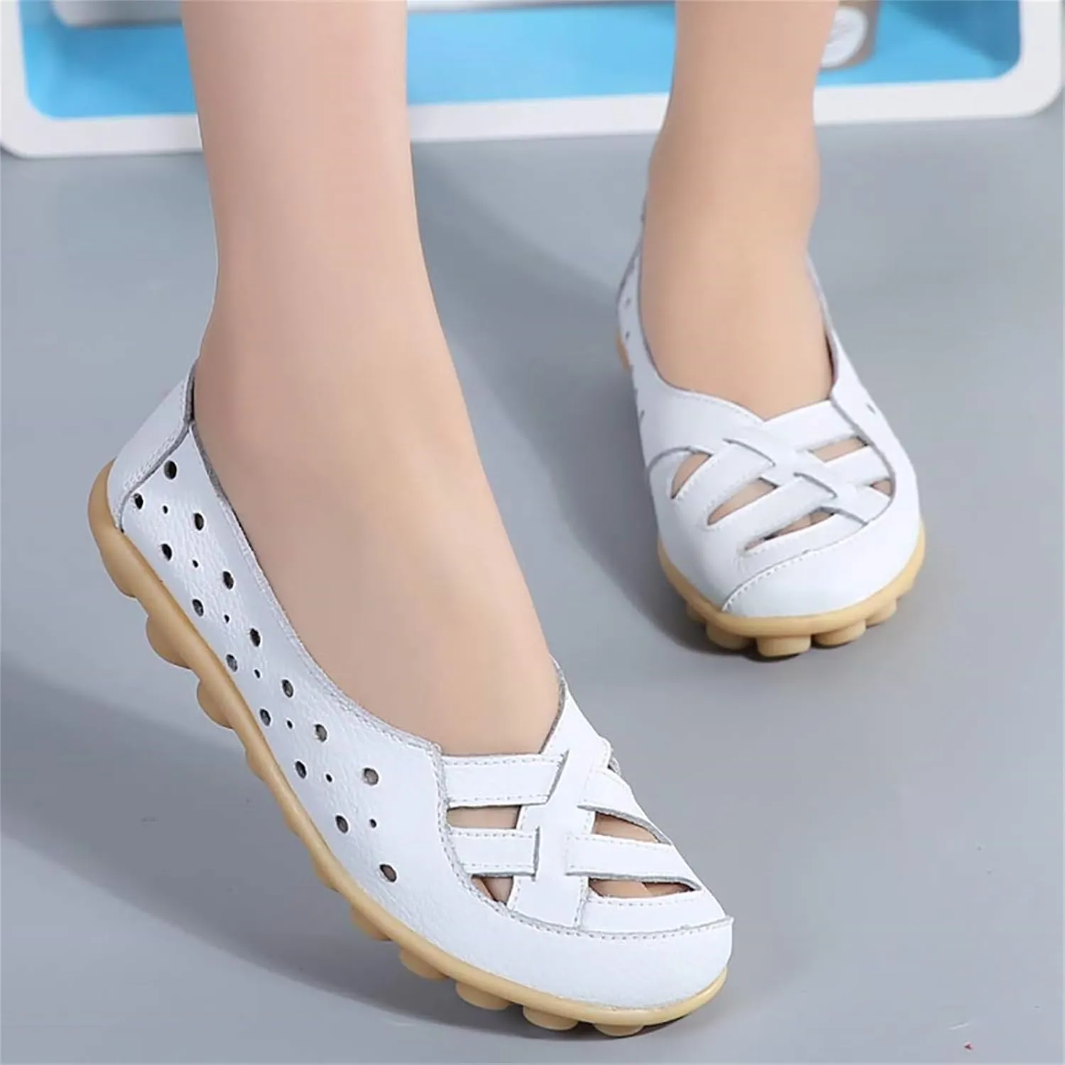 Ballet Flats Shoes for Women Comfortable Hollow Out Leather Loafers Round Toe Slip-On Shoes Comfortable Lightweight Breathable Fashion Driving Loafers Summer Walking Cross Flats Sandals