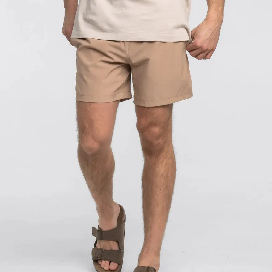 Everyday Hybrid Short (5.5") – Almond