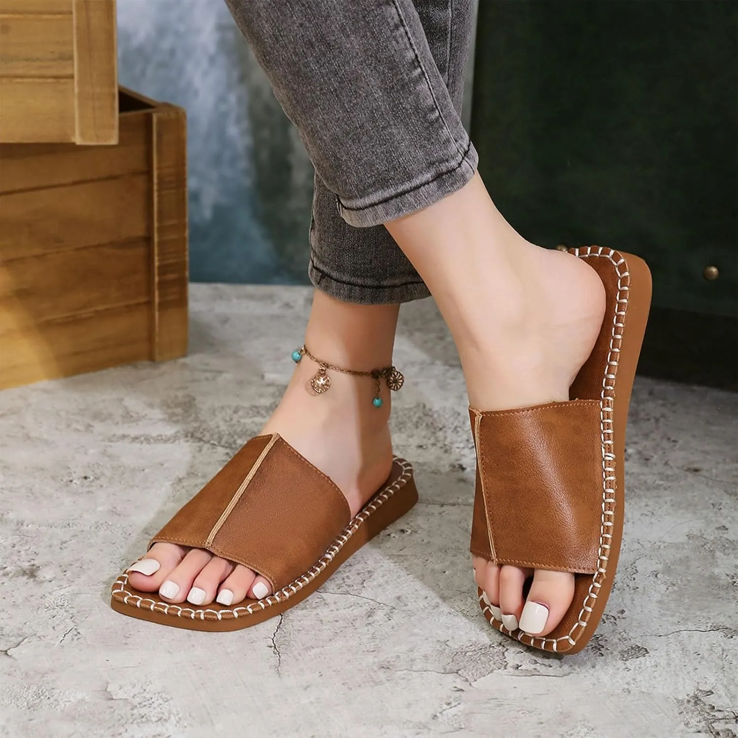 Flat Slides for Women Vintage Square Toe Leather Sandals Comfy Open Toe Summer Slippers Ladies Homewear Shoes