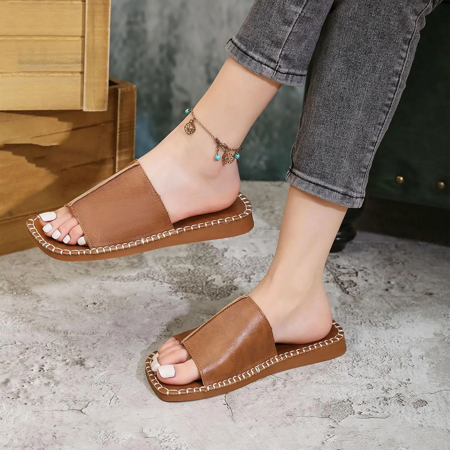 Flat Slides for Women Vintage Square Toe Leather Sandals Comfy Open Toe Summer Slippers Ladies Homewear Shoes