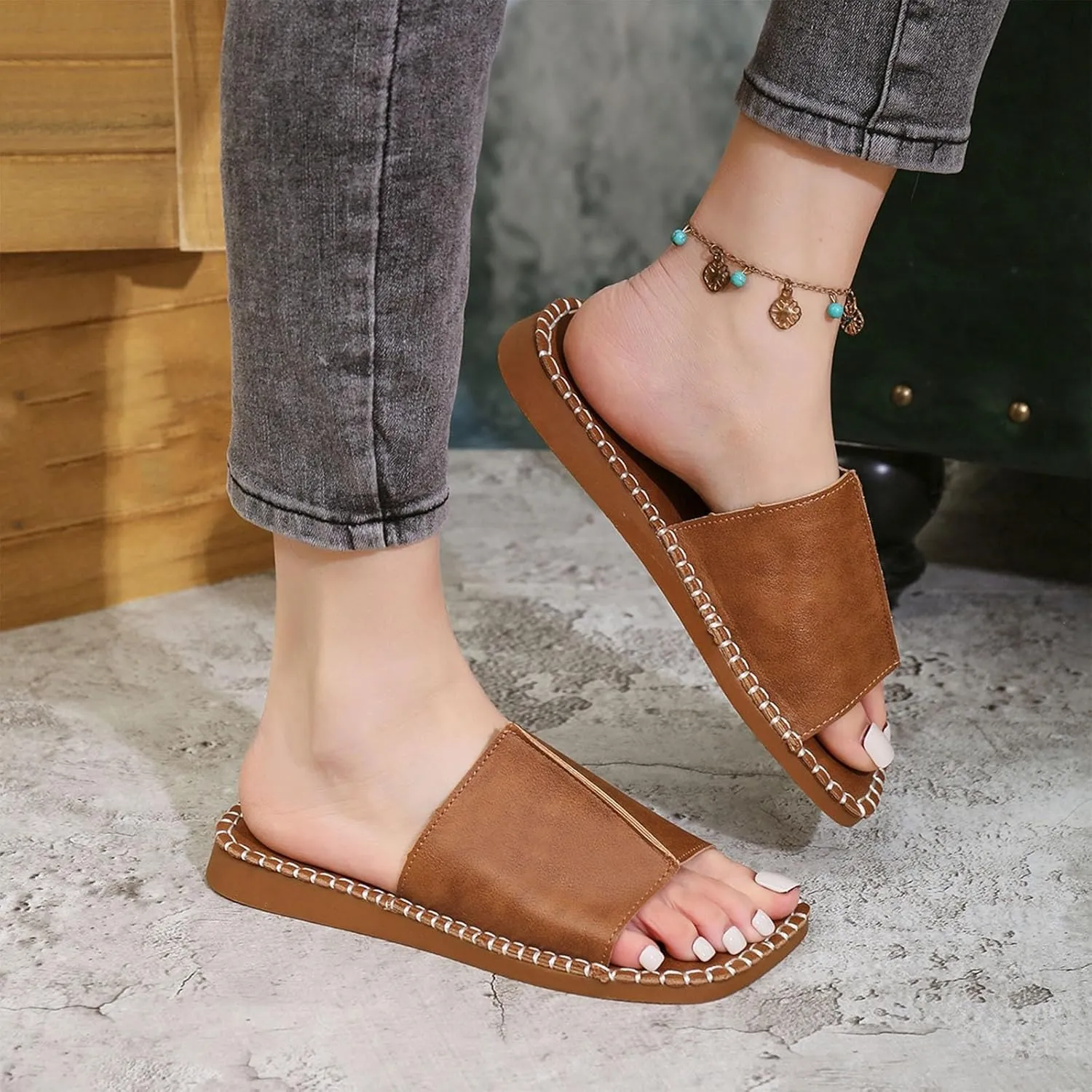 Flat Slides for Women Vintage Square Toe Leather Sandals Comfy Open Toe Summer Slippers Ladies Homewear Shoes