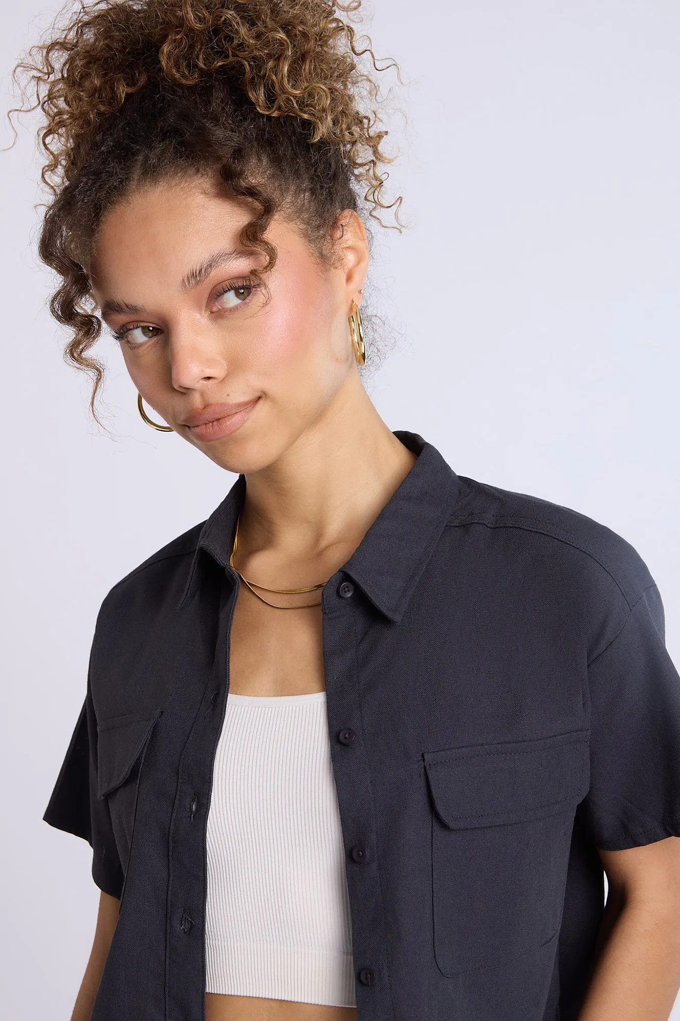 Linen-Blend Cropped Short Sleeve Button-Up Shirt