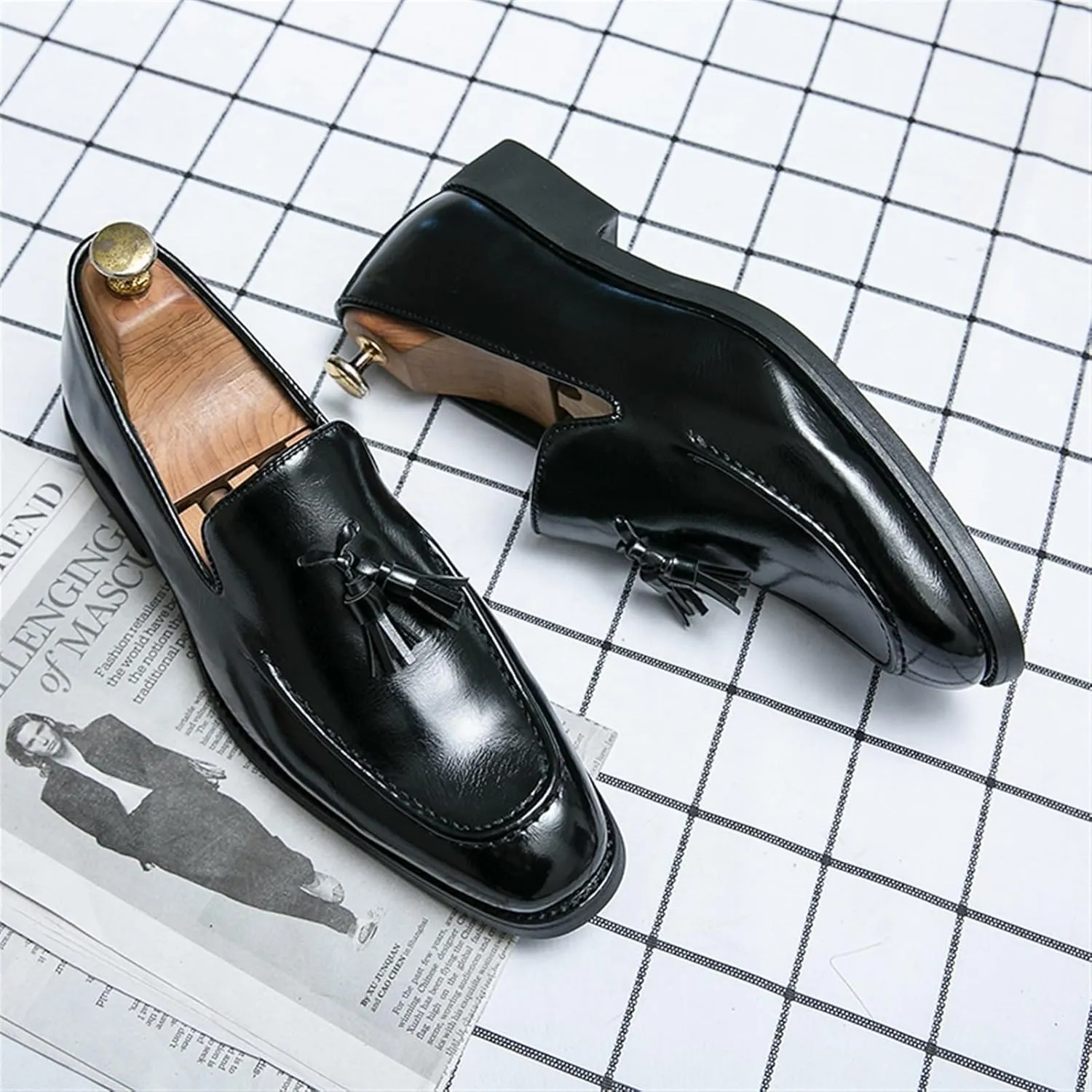 Men's Tassel Loafers  Breathable Vegan Leather, Burnished Toe, Slip-Resistant, Flat Heel, Comfortable Casual Slip-Ons for Outdoor & Everyday Wear