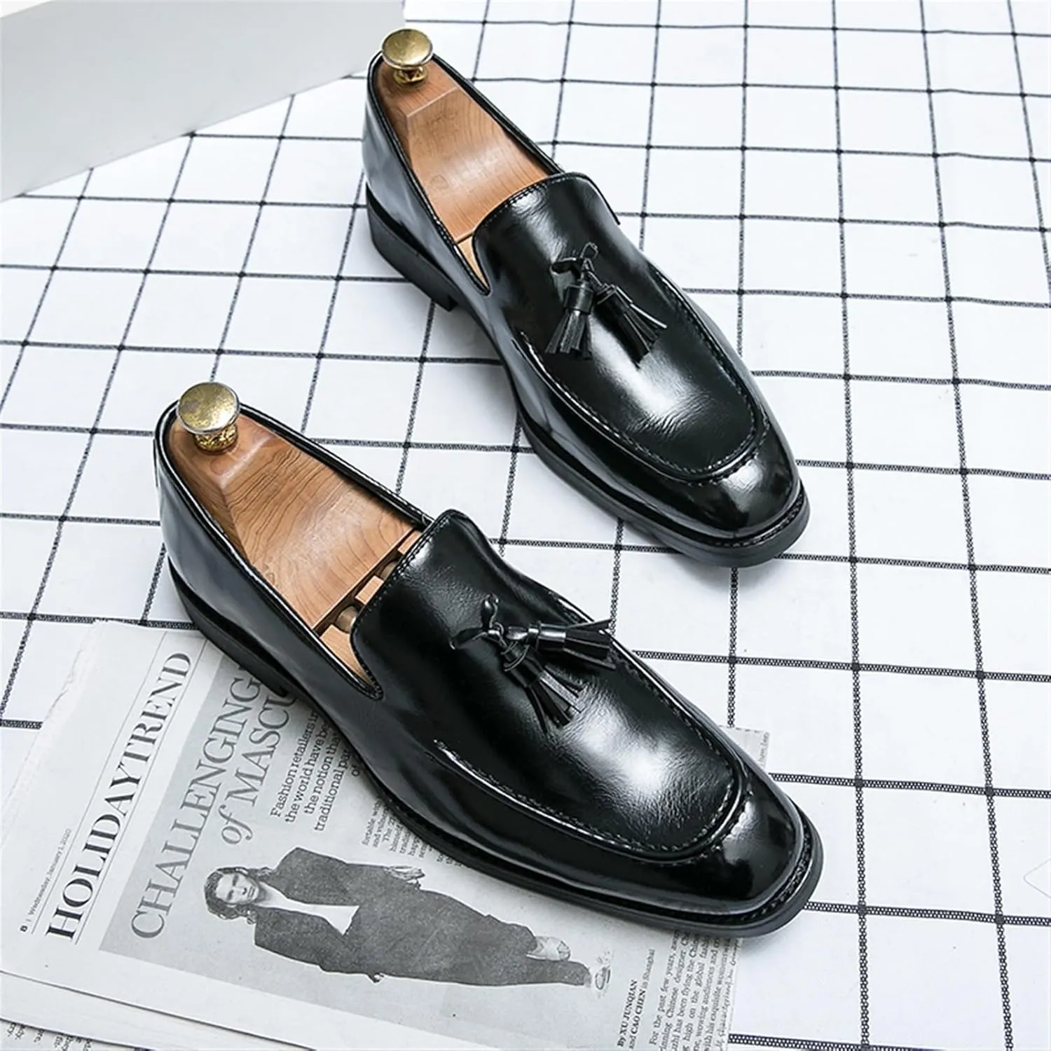 Men's Tassel Loafers  Breathable Vegan Leather, Burnished Toe, Slip-Resistant, Flat Heel, Comfortable Casual Slip-Ons for Outdoor & Everyday Wear
