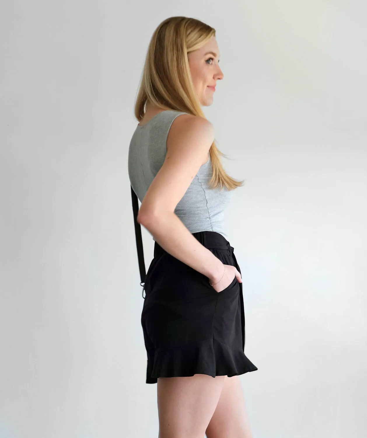 PHOEBE shorts in Black