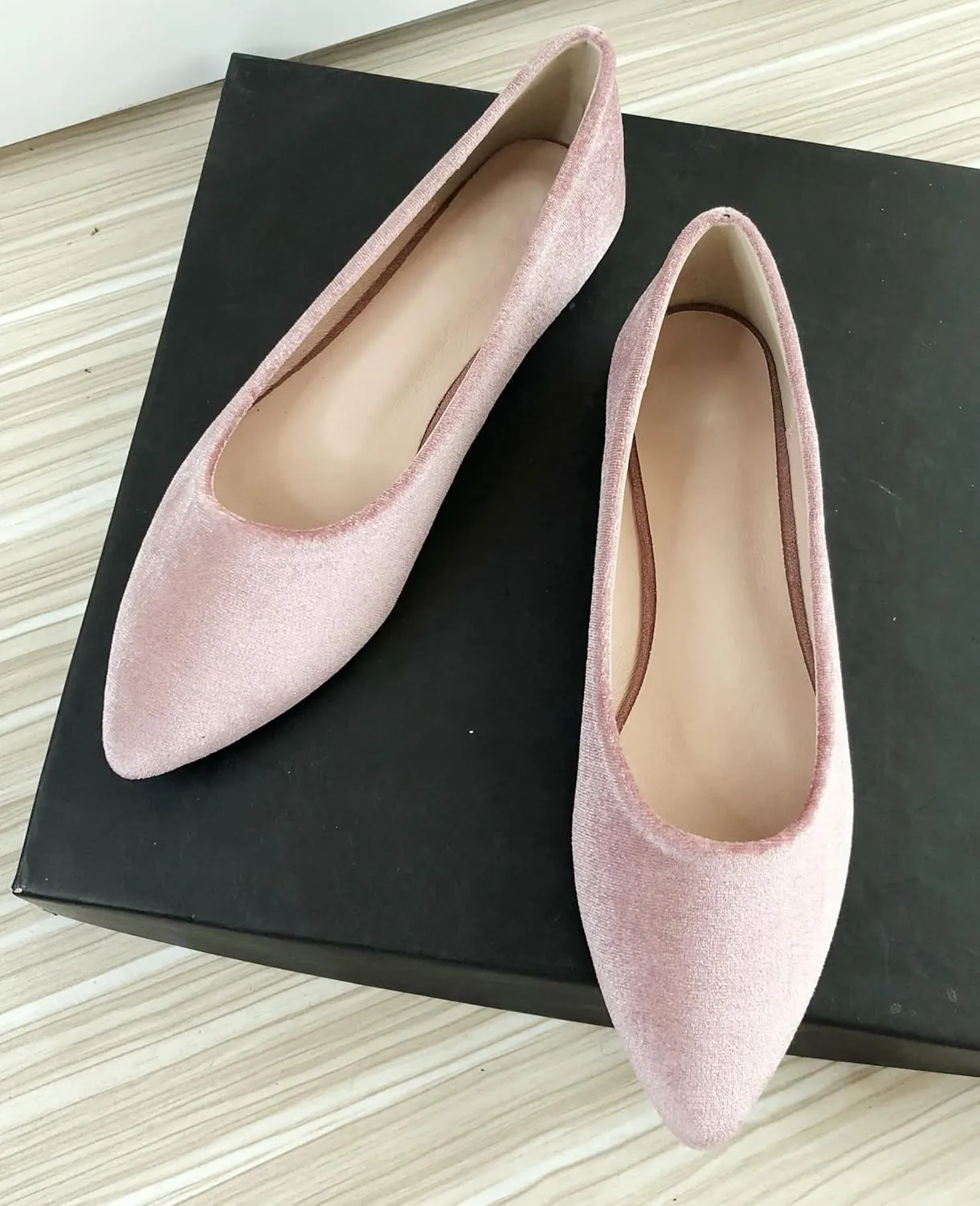 SAILING LU Flat Shoes for Women Casual Slip on Loafers Comfort Pointy Toe Ballet Flats Velvet Foldable Shoes