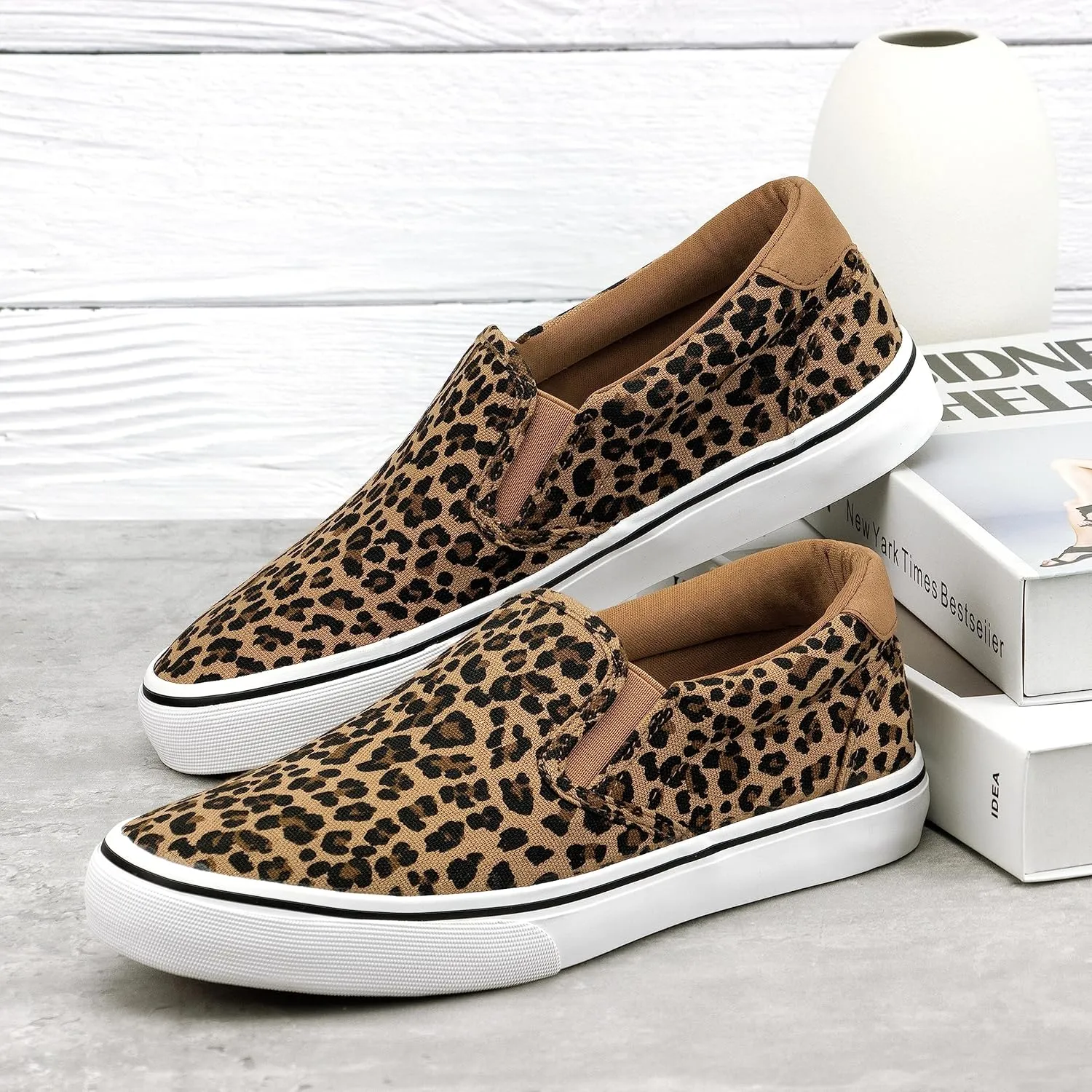 Women's Canvas Slip on Low Top Fashion Sneakers for Women Non Slip Loafer Shoes Classic Comfortable Flats Breathable Casual Shoes
